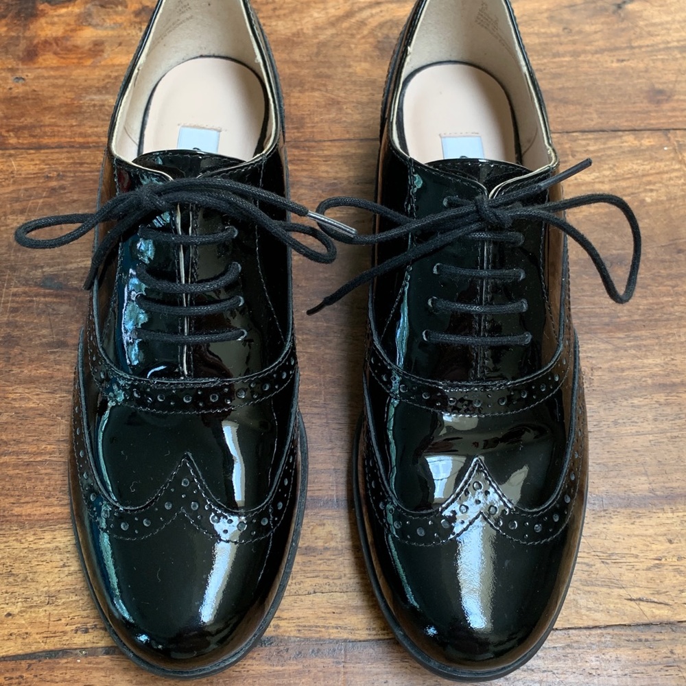 Clark’s Black Patent Leather Oxfords, Size 7